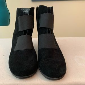 Suede leather black boots